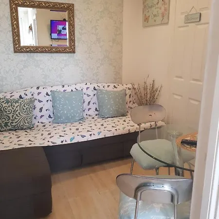 Marahanata Jadwin 1 Beautiful 1 Bed Flat Apartment *