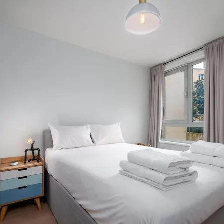 2Bed 2Bath 2Mins To Holloway Rd Tube With Gym Access Apartment *