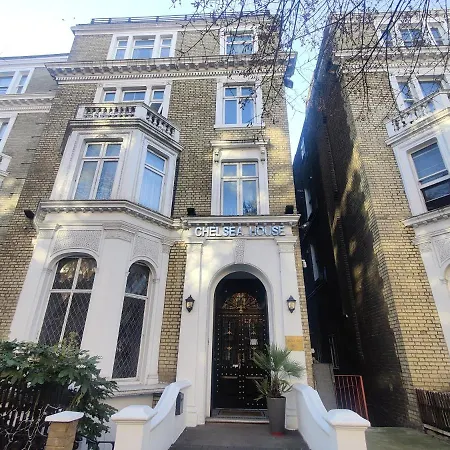 Chelsea House - Отель 2*