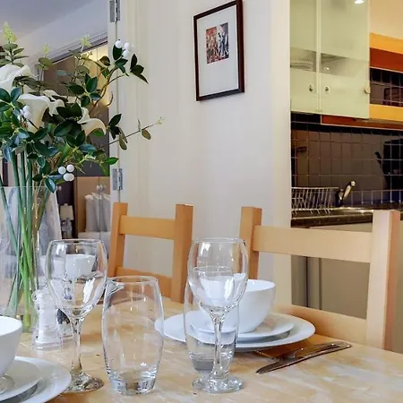 Capital Aldgate - Two Bed Apartment