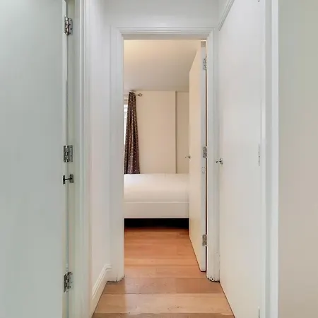 Capital Aldgate - Two Bed