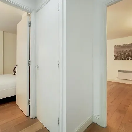 Capital Aldgate - Two Bed *