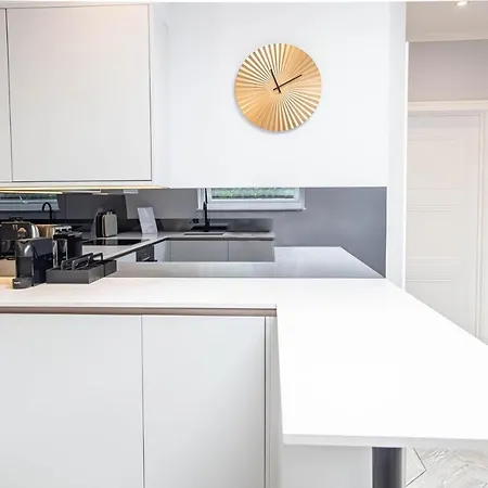 Modern & Chic One Bedroom In Fitzrovia By Sojo