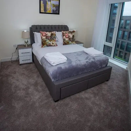 Apartment Unique 2 Bed London