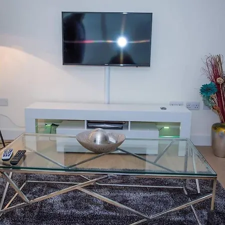 Unique 2 Bed *