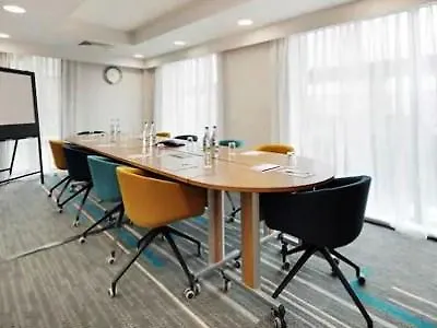 Hampton By Hilton Docklands 3*