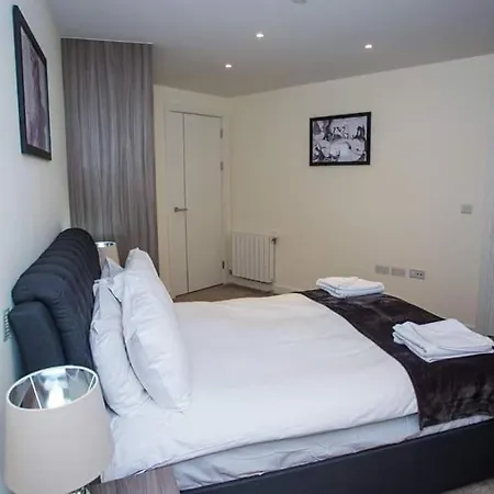 Apartment Unique 2 Bed London