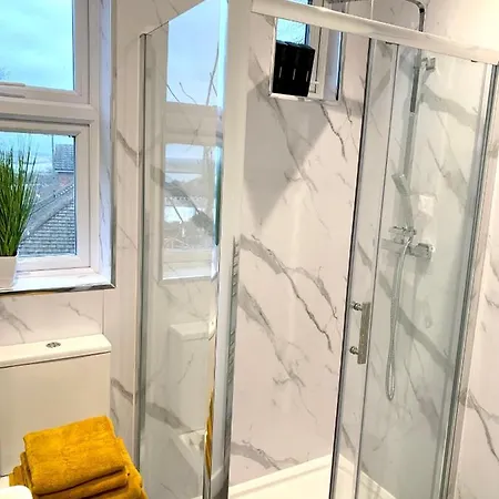 아파트 Beautiful Studio In A House With Parking Erith