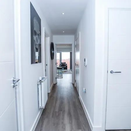 Lovely 2 Bed With Parking