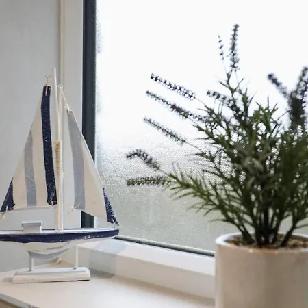 Aisiki Apartments: Pet-friendly Airconditioned Duplex In North * Finchley