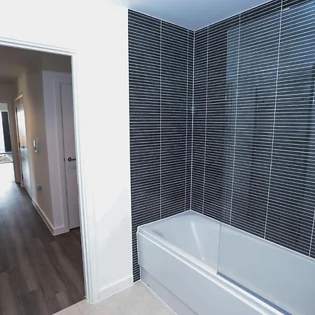 Apartment Lovely 2 Bed With Parking London