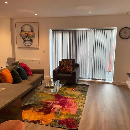 Apartment Lovely 2 Bed With Parking