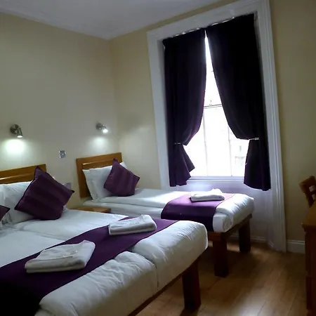 Cardiff 3*