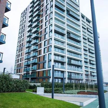 Unique 2 Bed Apartment *