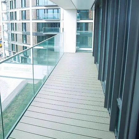 Unique 2 Bed Apartment *