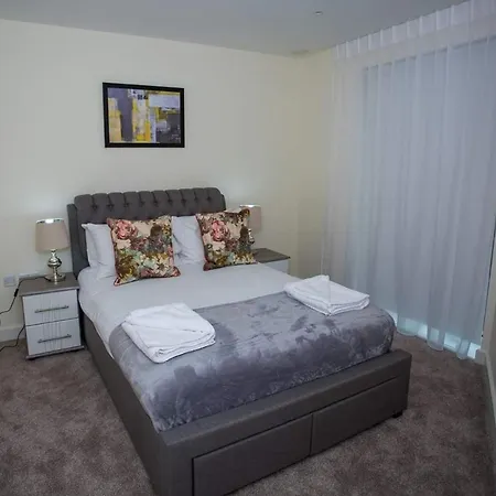 Unique 2 Bed Apartment London