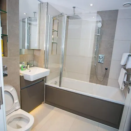 Unique 2 Bed * London