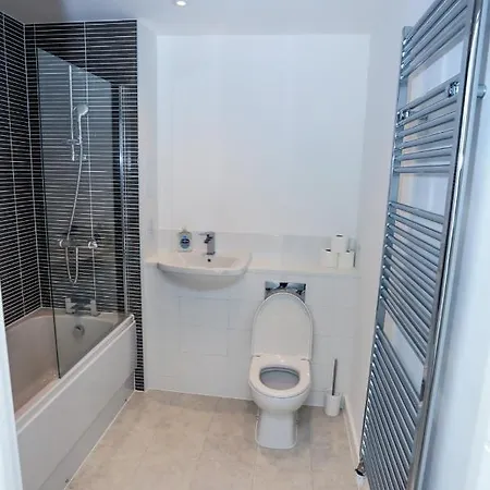 Apartment Lovely 2 Bed With Parking London