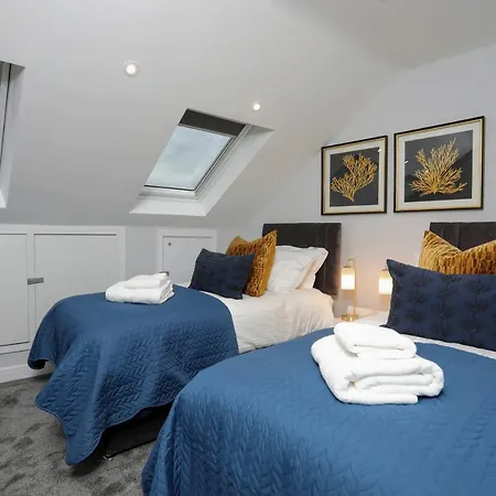 Aisiki Apartments: Pet-friendly Airconditioned Duplex In North Apartment Finchley