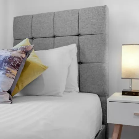Apartment 2 Bedroom Luxury With Parking In Stanmore, North West By 360 London *