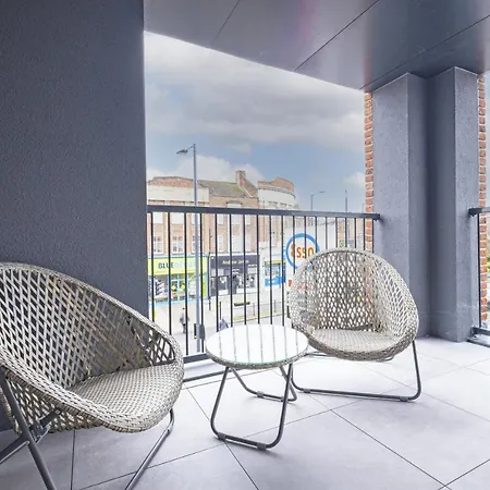 Apartamento 2 Bedroom Luxury With Parking In Stanmore, North West By 360 London