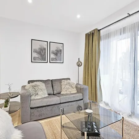 2 Bedroom Luxury With Parking In Stanmore, North West By 360 London * Stanmore (Greater London)