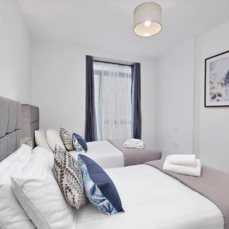 Apartamento 2 Bedroom Luxury With Parking In Stanmore, North West By 360 London