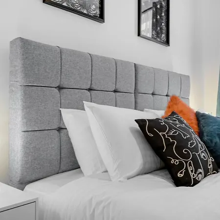 2 Bedroom Luxury With Parking In Stanmore, North West By 360 London *