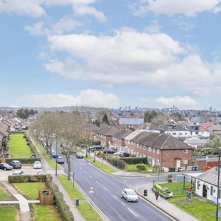 Apartamento 2 Bedroom Luxury With Parking In Stanmore, North West By 360 London