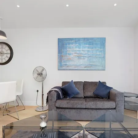 2 Bedroom Luxury With Parking In Stanmore, North West By 360 London * Stanmore (Greater London)