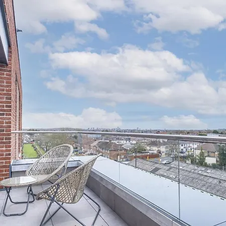 2 Bedroom Luxury With Parking In Stanmore, North West By 360 London Apartamento