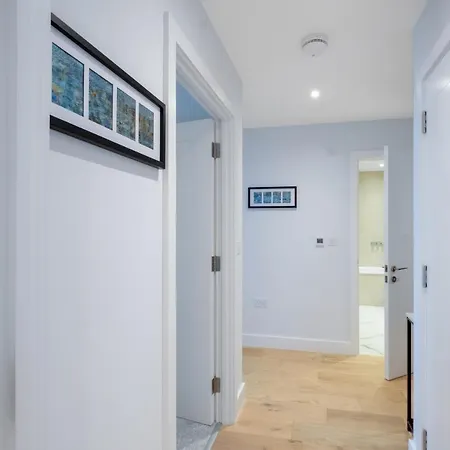 Apartamento 2 Bedroom Luxury With Parking In Stanmore, North West By 360 London