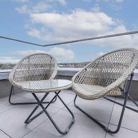 2 Bedroom Luxury With Parking In Stanmore, North West By 360 London Stanmore (Greater London)
