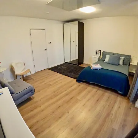 Lovely One Bedroom Flat In The Heart Of Appartement Londen