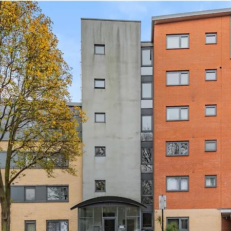 Spacious, Bright And Modern Flat In Holloway דירה *