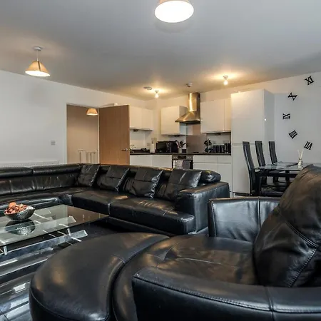 Beautiful 3-bed In Apartamento *