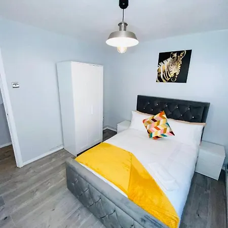 Apartment Bright, Spacious, Modern Interior Decor 2 Bedrooms With Amazing Views