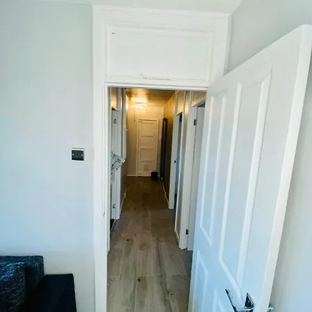 Bright, Spacious, Modern Interior Decor 2 Bedrooms With Amazing Views London