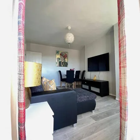 Bright, Spacious, Modern Interior Decor 2 Bedrooms With Amazing Views Apartment London