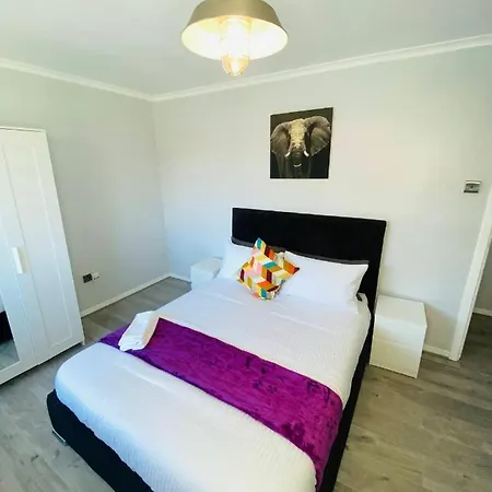Bright, Spacious, Modern Interior Decor 2 Bedrooms With Amazing Views Apartment *