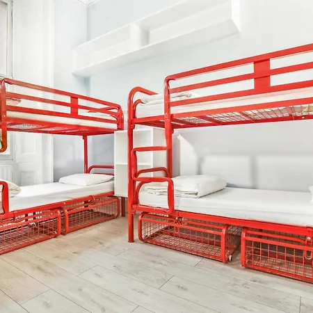 Hostel Astor Victoria