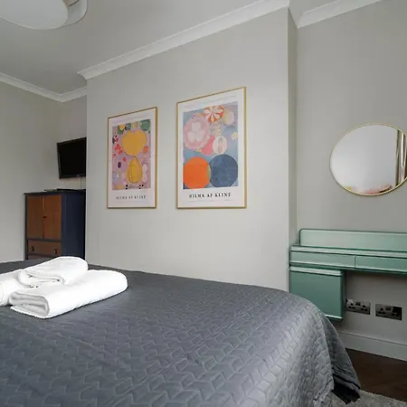 Floor Chic Camden Sleep 2 London
