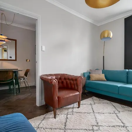 Floor Chic Camden Sleep 2 London