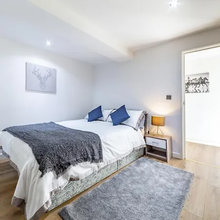 Hurdwick Place Luxury Apartment London