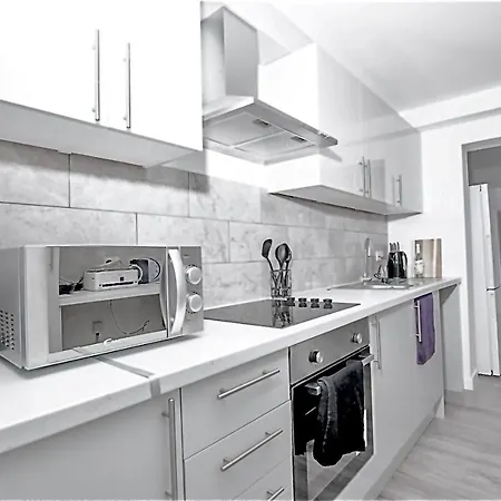 Dunamis Staycation 2 Guest house Croydon