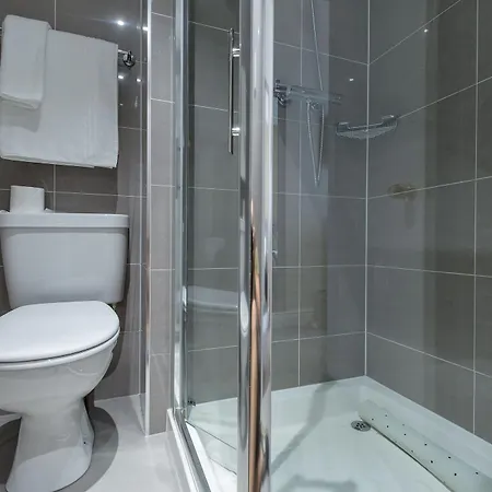 Hotel Kensington Gardens 2*