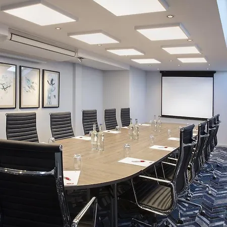 Hotel Leonardo London Heathrow Airport