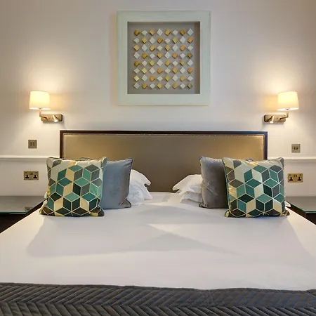 Collingham Serviced Aparthotel 4*