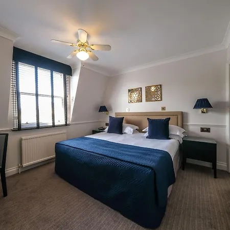Collingham Serviced 4*