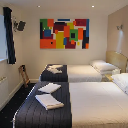 Alhambra Hotel 2*